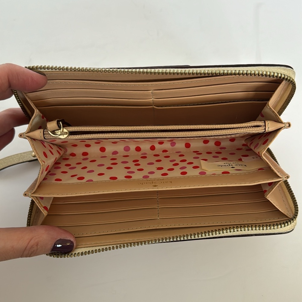 Kate Spade wallet - Picture 3 of 4